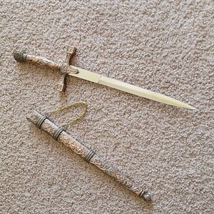 Costume/display dagger